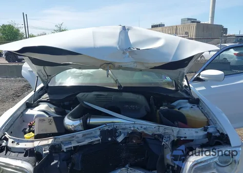 2016 Chrysler 300 Limited z USA, uszkodzony, nr VIN 2C3CCAAG5GH147494